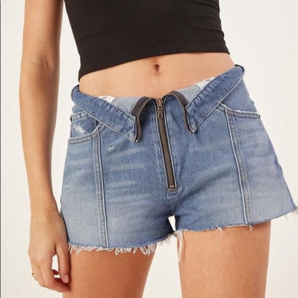 Reformation Pants - NWT Reformation Fanny Short